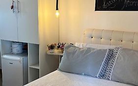 Loft em condomínio com piscina em Cabo Frio